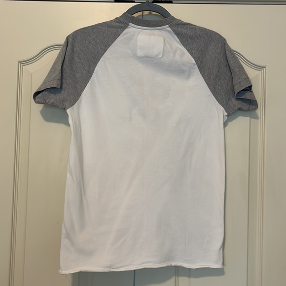 Aeropostale and Hollister 3 T-Shirt Bundle - Picture 3 of 16